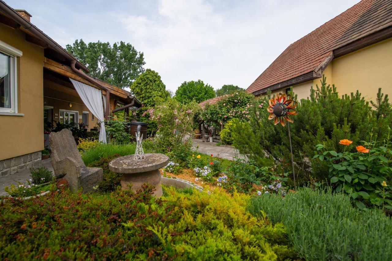 Bonifert Vendeghaz Hotel Dunabogdany Luaran gambar
